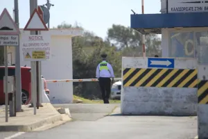 Kıbrıs, İngiltere'den Askeri Üsler İçin Yeni Güvenlik Anlaşması Talep Etti