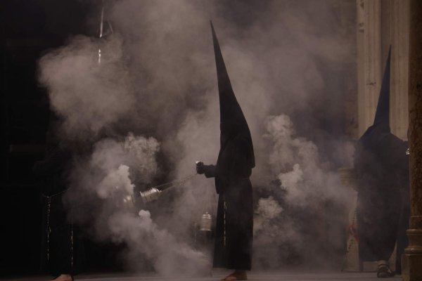 Cordoba'da Kutsal Pazartesi Prosesyonu Cami-Katedral'de Gerçekleştirildi