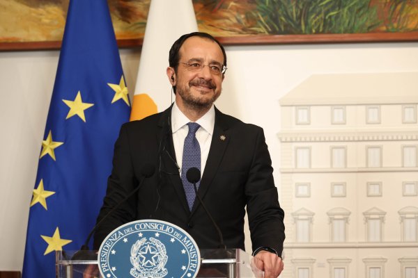 Christodoulides, İran ile Savaşta Ateşkesi Memnuniyetle Karşıladı