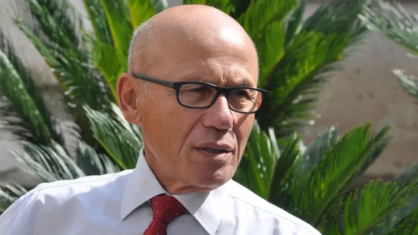 Talat: Kıbrıs sorunu çözülmeden İngiliz üslerini kaldırmak imkansız