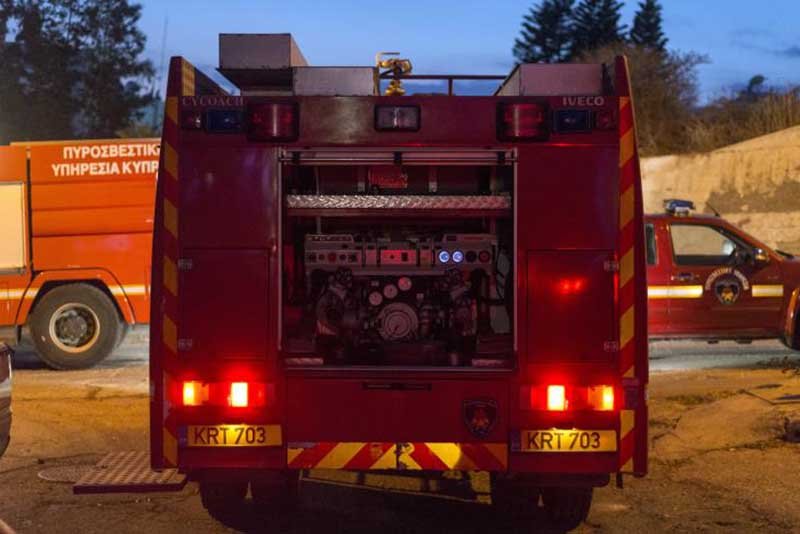 Larnaka'da Ev Yangını: İkinci Kat Tamamen Hasar Gördü, Çatı Çöktü