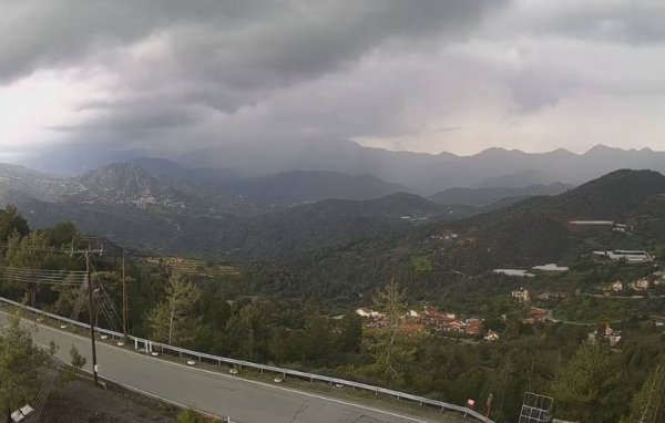 Kıbrıs'ta hava bulutlu, yer yer yağış bekleniyor