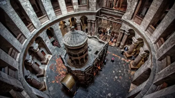 İsrail polisi Palmiye Pazar ayininde Kardinal'in Kutsal Kabir Kilisesi'ne girişini engelledi