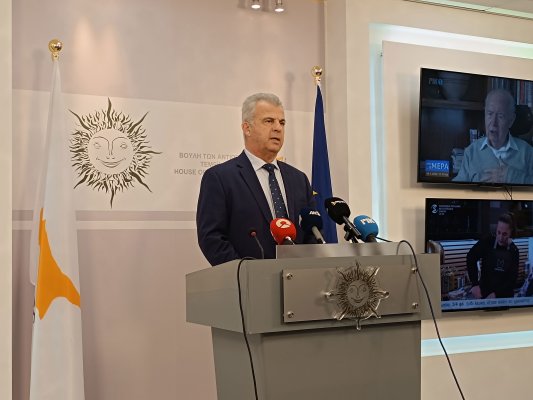 Adalet Bakanı Fitiris, toplumun itirazına rağmen Mathiatis cezaevi planını ilerletecek