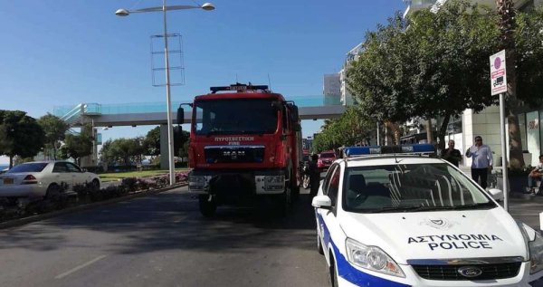 Latsia'da Ev Yangını: 3 Kişi Hastaneye Kaldırıldı