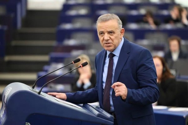 Kıbrıslı Rum AP üyesinin Türkiye'yi savunma programından dışlama önerisi onaylandı