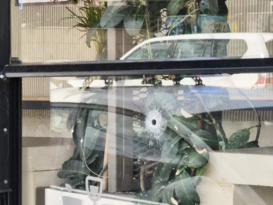 Limasol'da Bir Restorana Ateş Açıldı: Çalışanlar Saatler Sonra Fark Etti