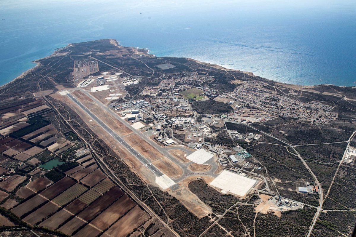 İngiltere, Kıbrıs'taki Akrotiri Üssü'ne 32 Yeni Anten Kurmaya Hazırlanıyor