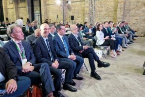 Kıbrıs Güvenli Bir Destinasyon Olmaya Devam Ediyor: Bakanlar Limasol'daki Uluslararası Konferansta Mesaj Verdi