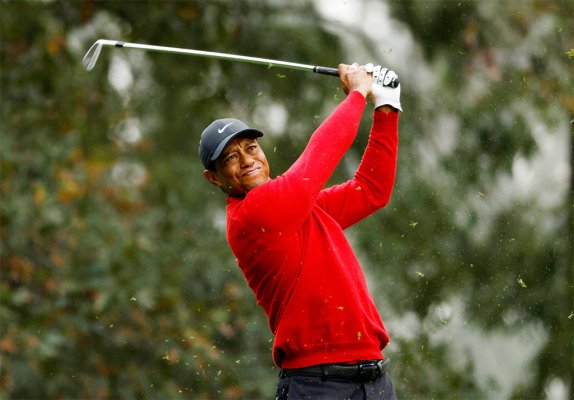Tiger Woods 13 Ay Aradan Sonra Golf Sahalarına Geri Dönüyor