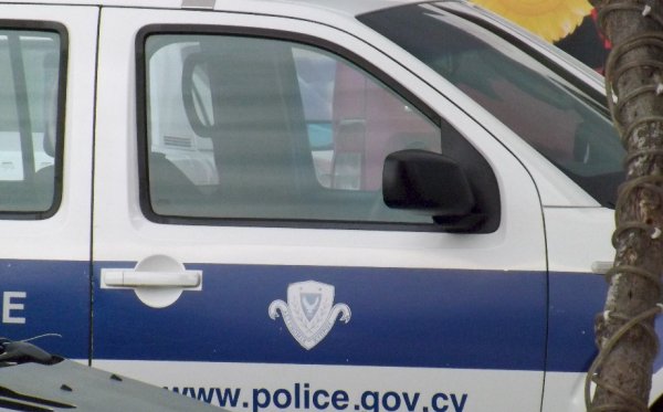 Larnaka'da 64 yaşındaki adama yasadışı havai fişek bulundurmaktan gözaltı