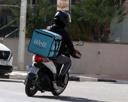 Wolt kuryeleri 'hayatta kalma taktiği' olarak işe döndü, hukuki süreç başlatmayı planlıyor