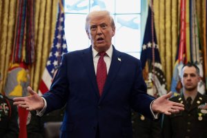 Trump'ın İran Paylaşımından Dakikalar Önce Yapılan Olağandışı Petrol İşlemleri İçeriden Bilgi Ticareti Şüphesi Yarattı