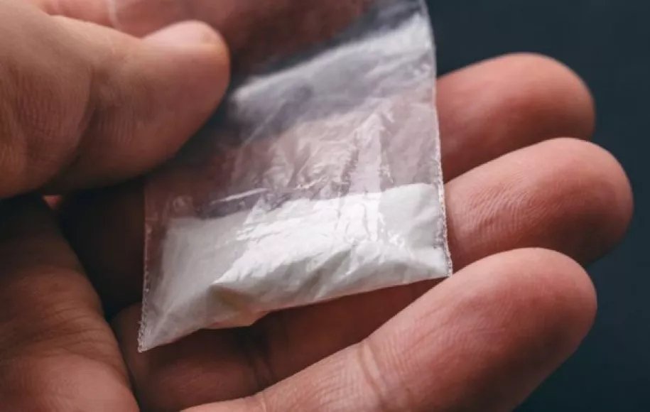 Terleyerek Kendini Ele Veren Uyuşturucu Kuryeleri