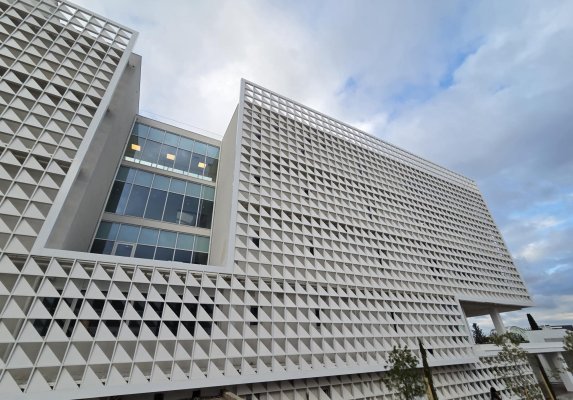 Kıbrıs Nöroloji Enstitüsü yeni binasını açtı, bilim insanları talasemi tedavisinde çığır açtı