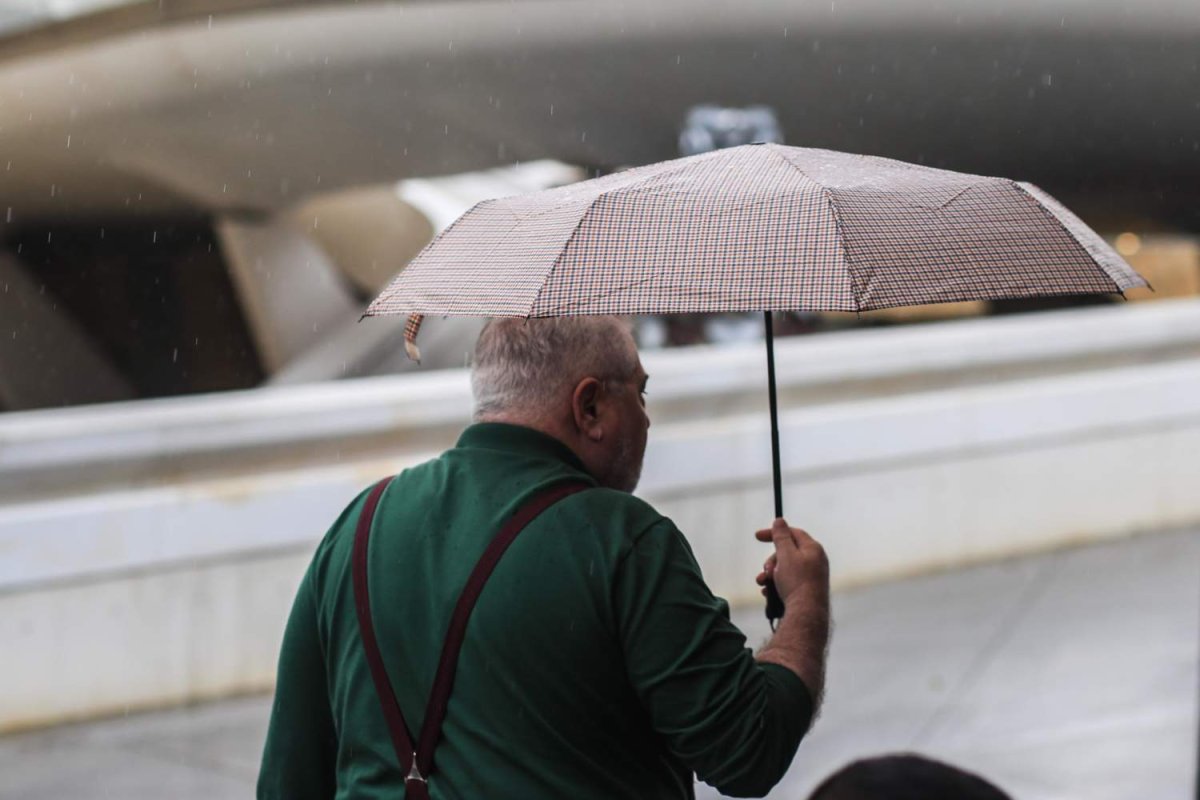 Kıbrıs'ta hava durumu: Salı günü yer yer sağanak, Çarşamba'dan itibaren fırtına bekleniyor