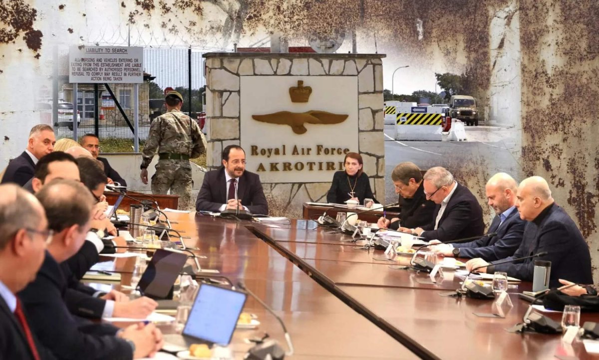 Kıbrıs, İngiliz üsleri için teknik komite önerdi ve Londra'nın yanıtını bekliyor