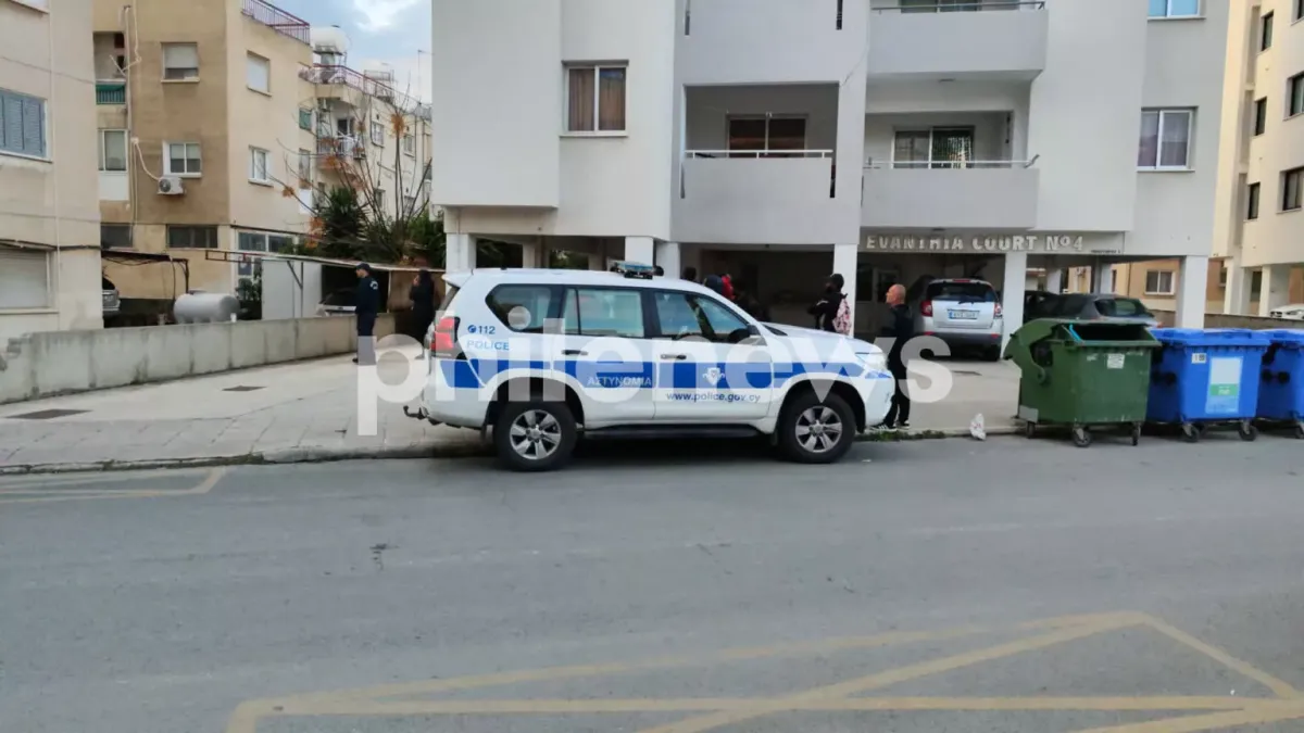 Larnaka'da Rehine Krizi: Bıçaklı Saldırgan İki Kadını Rehin Aldı, Polis Operasyonuyla Kurtarıldılar