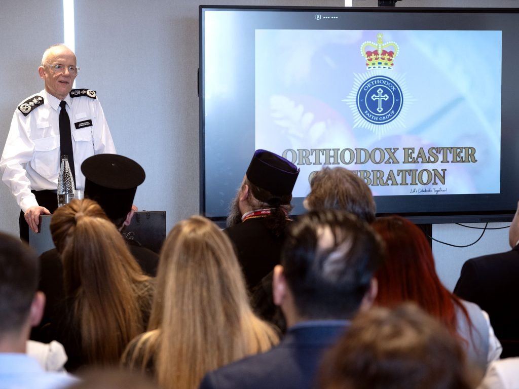 Londra Emniyet Teşkilatı Rum ve Kıbrıslı Derneği Ortodoks Paskalya Etkinliği Düzenledi