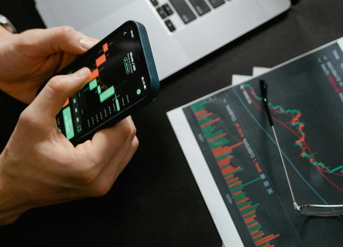 Demetra Holdings binlerce hissesini geri satın almaya devam ediyor