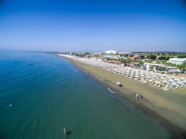 Kıbrıs, rezervasyonlardaki düşüşe karşı turistleri güvenceye almaya çalışıyor