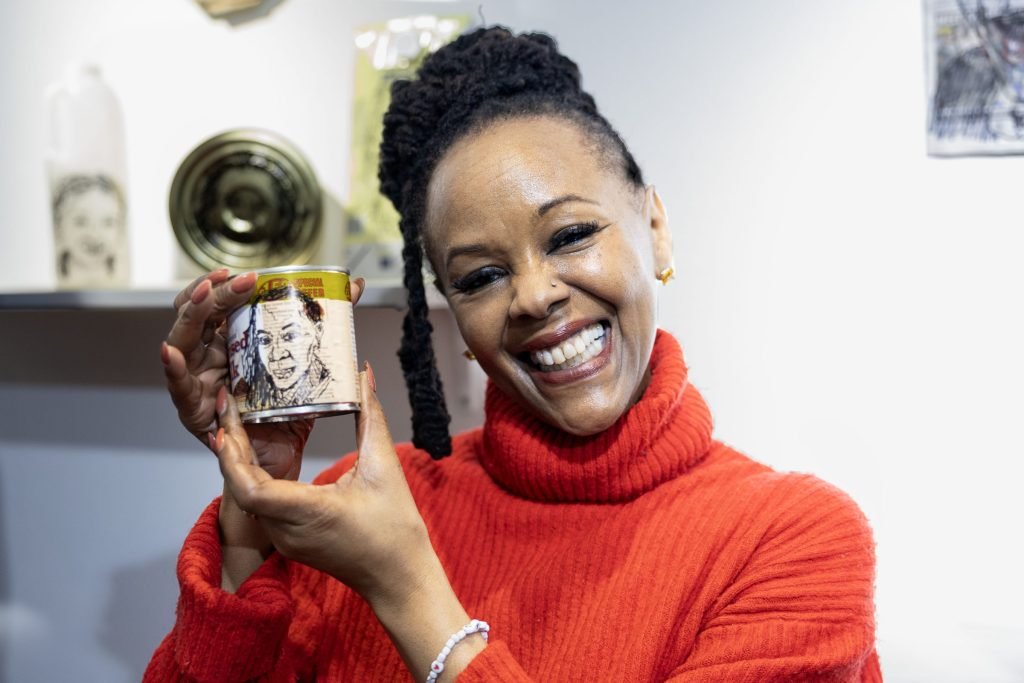 Islington'da Geri Dönüşüm Sanatı Toplum Liderlerini, TV Yıldızlarını ve Gençleri Kutluyor