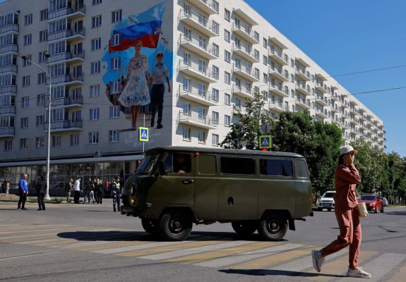 Kremlin İşgal Altındaki Ukrayna'yı 'Yeni Rusya'ya Dönüştürüyor