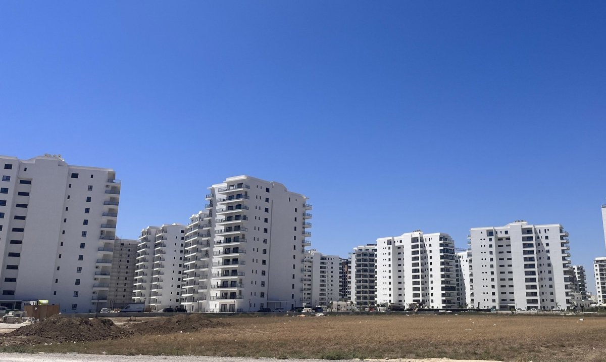 Kuzeydeki mülk dolandırıcılığı davasında iki sanık suçunu kabul etti