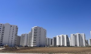 Kuzeydeki mülk dolandırıcılığı davasında iki sanık suçunu kabul etti