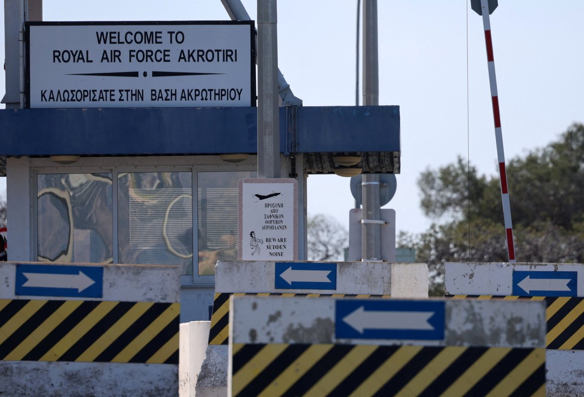 İngiltere Akrotiri'ye yeni hava saldırısı sireni alacak