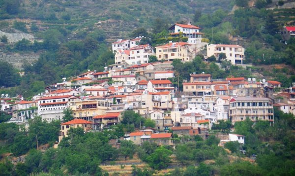 Limasol – Agros Yolu Trafik Kazası Nedeniyle Kapatıldı