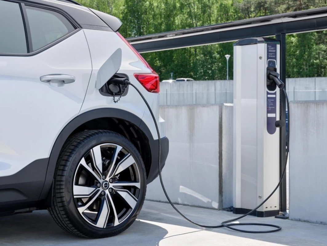 İran Savaşı Yakıt Fiyatlarını Artırınca İkinci El Elektrikli Araç Satışları Patladı