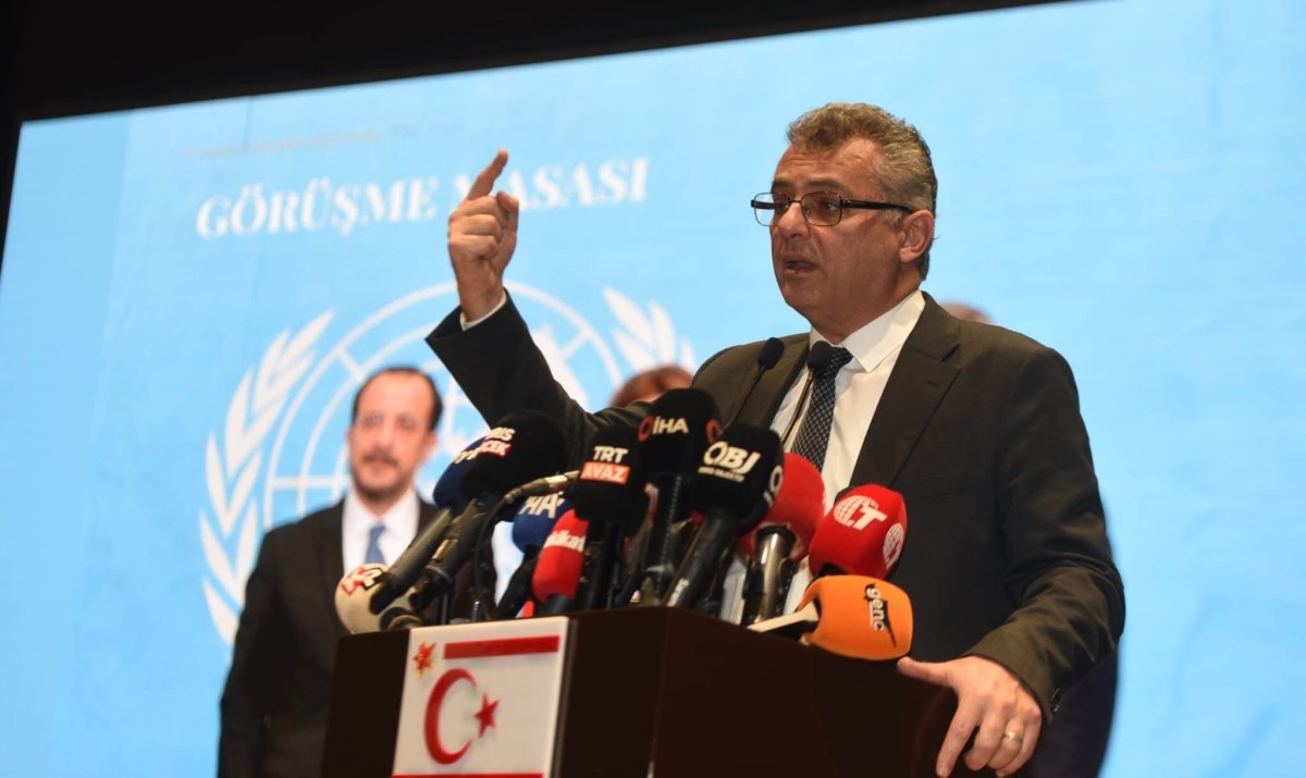 Erhürman, Christodoulides'in Açıklamalarını 'Tutarsız, Temelsiz ve Ciddiyetsiz' Olarak Eleştirdi
