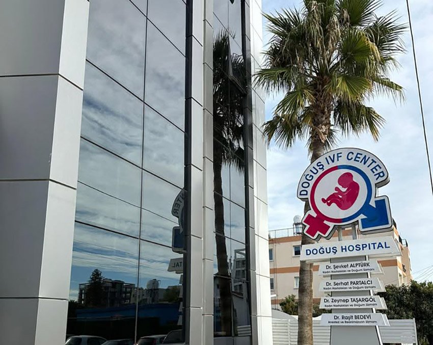 Kuzey Kıbrıs'taki Tüp Bebek Kliniği Ailelere Yanlış Sperm Vermekle Suçlanıyor