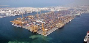 Dubai Limanı'nda İran Saldırısına Uğrayan Kuveytli Tankerdeki Yangın Söndürüldü