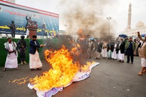 Yemen'deki Husiler İran Savaşına Katılmaya Hazır: Kızıldeniz'de Yeni Deniz Taşımacılığı Riski