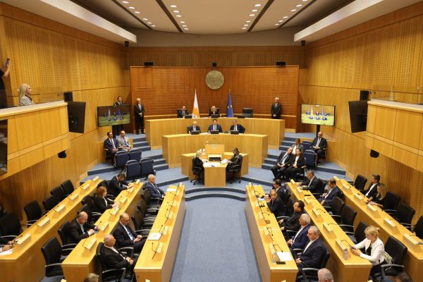 Kıbrıs Meclisi, AB göç paktına uyumlu mülteci yasasını kabul etti