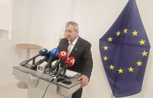 Bakanlıklar sosyal sigorta borcu ve eşit ücret direktifini görüştü