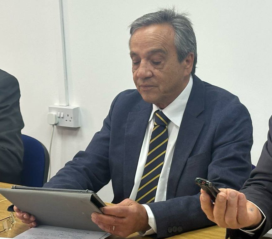 Eski Yüksek Mahkeme Yargıcı Christodoulou 'Sandy' Olarak Bilinen Kadını Tanıdığını Kabul Etti