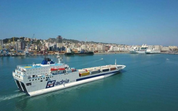 Kıbrıs-Yunanistan Feribot Hattı Yaz İçin Geri Dönüyor: Yeni Gemi, Kabin İçi Evcil Hayvan ve Zamsız Biletler