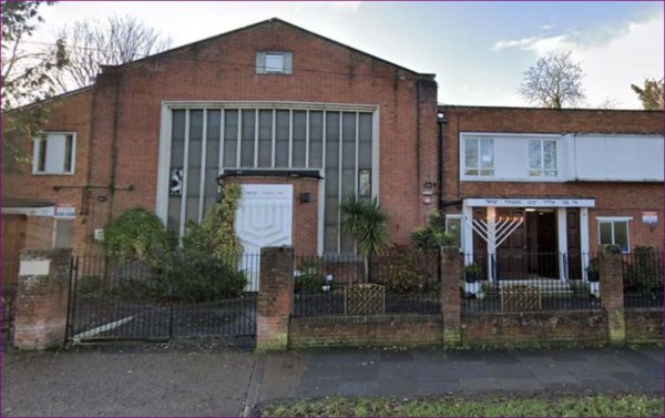 Londra'da sinagoga kundaklama girişimiyle bağlantılı iki kişi tutuklandı