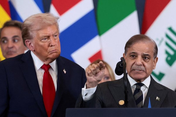 Pakistan Başbakanı Trump'tan İran'a Verilen Süreyi İki Hafta Uzatmasını İstedi
