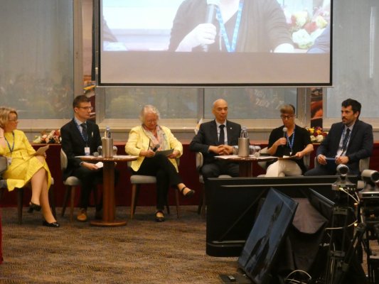 Vafeades, AB'den Uzak Bölgelere Daha Fazla Ulaşım Fonu İstedi