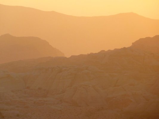 Kuzey Afrika'dan Gelen Toz Bulutu Kıbrıs'ı Etkisi Altına Almaya Devam Ediyor