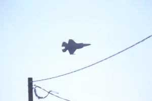 İran, ABD'nin Pilot Kurtarma Operasyonu Sırasında 'Düşman Uçan Nesneleri' İmha Ettiğini Açıkladı