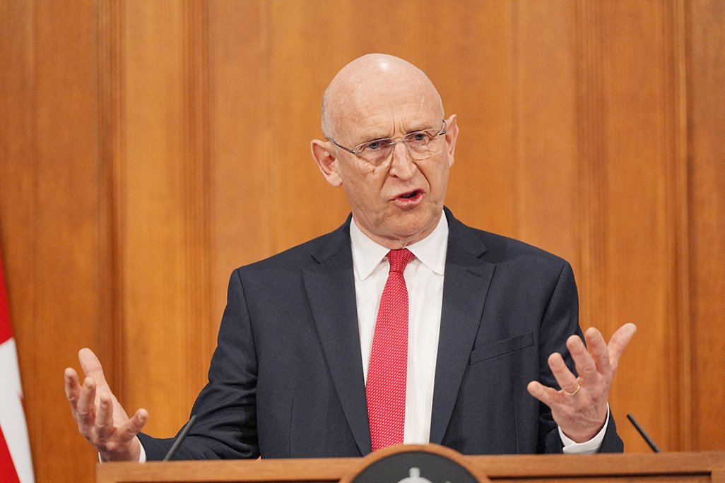 İngiltere, Rus Denizaltılarını Karasularından Uzaklaştırmak İçin Orduyu Konuşlandırdı