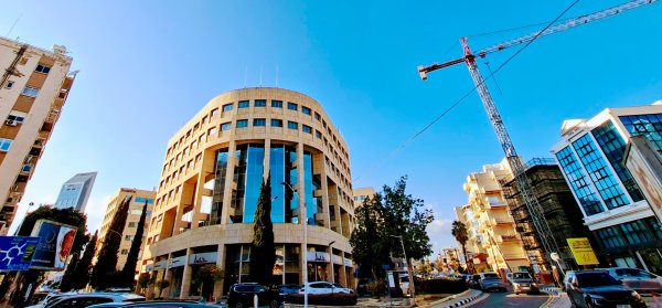 Kıbrıs Ekonomi Gündemi: Enflasyon İki Katına Çıktı, İşsizlik Geriledi, Turizm Sektöründe Alarm