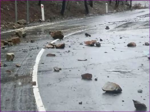 Troodos'ta yoğun sis ve kaya düşmesi sürücüleri tehdit ediyor