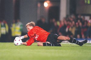 Eski Arsenal kalecisi Manninger, aracına tren çarpması sonucu hayatını kaybetti