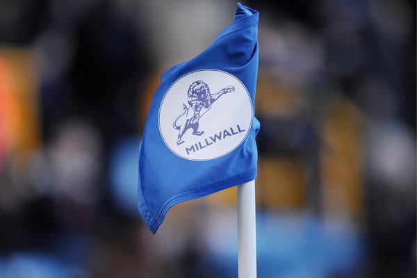 Millwall Kulübü'nün Arması Irkçılık Karşıtı Kitapçıkta İzinsiz Kullanıldı: Westminster Konseyi Özür Diledi